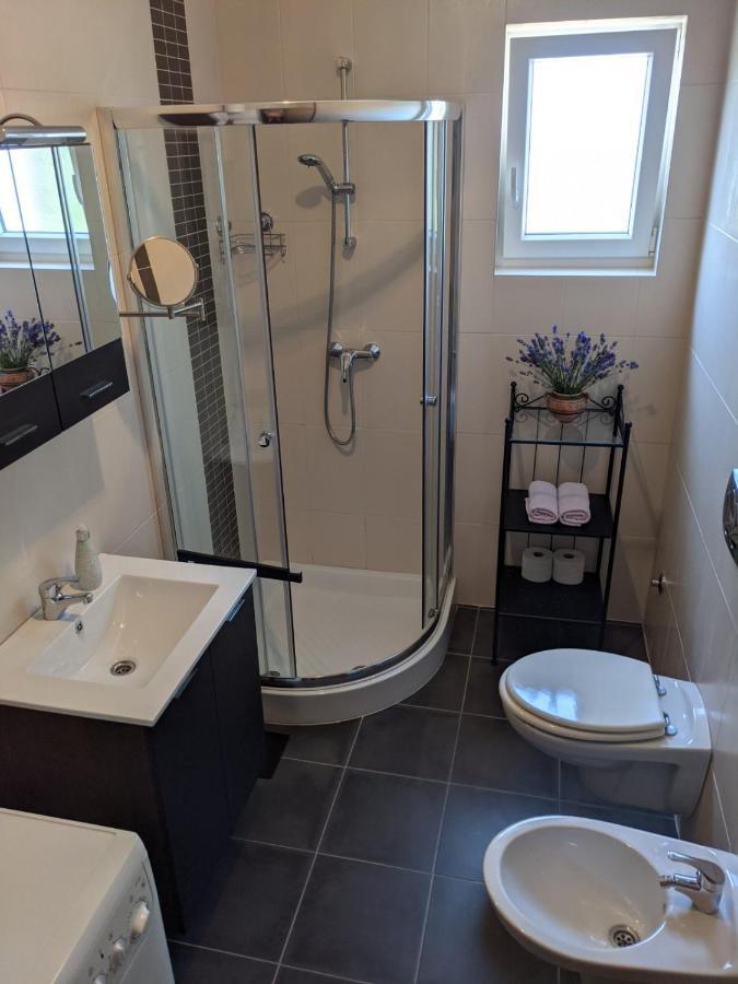 Apartment Iva Šilo Екстериор снимка