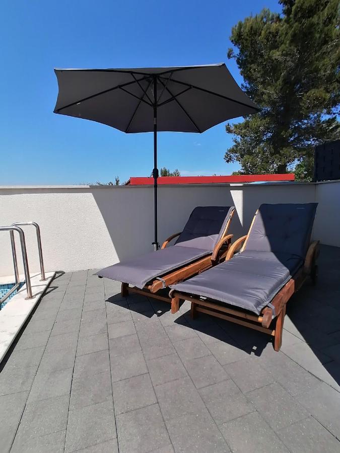 Apartment Iva Šilo Екстериор снимка